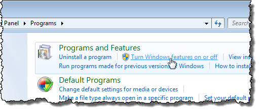 单击Windows 7中的打开或关闭Windows功能